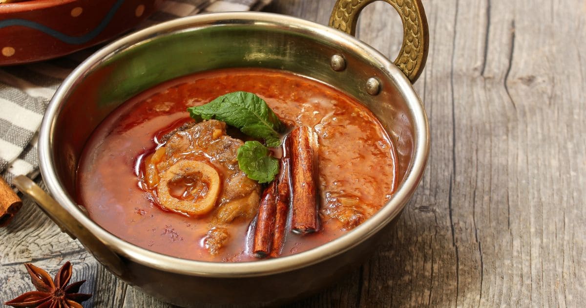 器にはいった格的なスパイスカレー